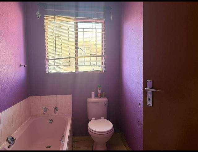 3 BEDROOM HOUSE FOR SALE IN TLHABANE WEST